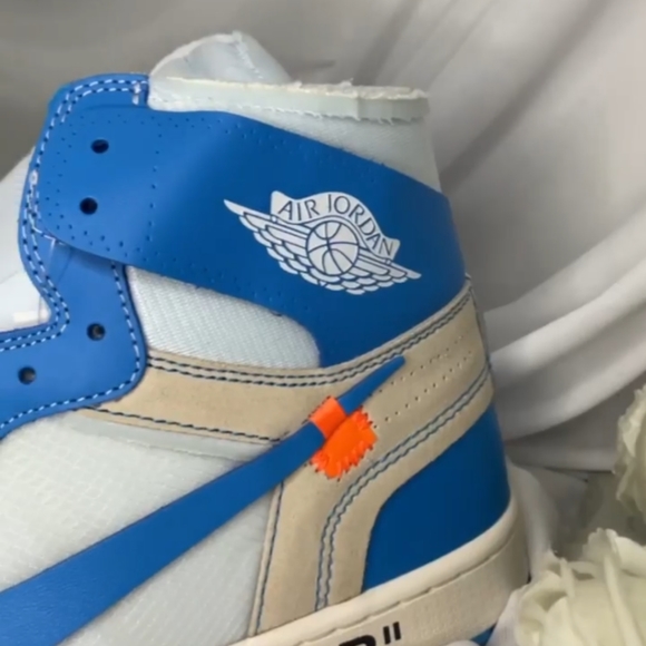 Aj 1 Off-White UNC - Picture 6 of 8